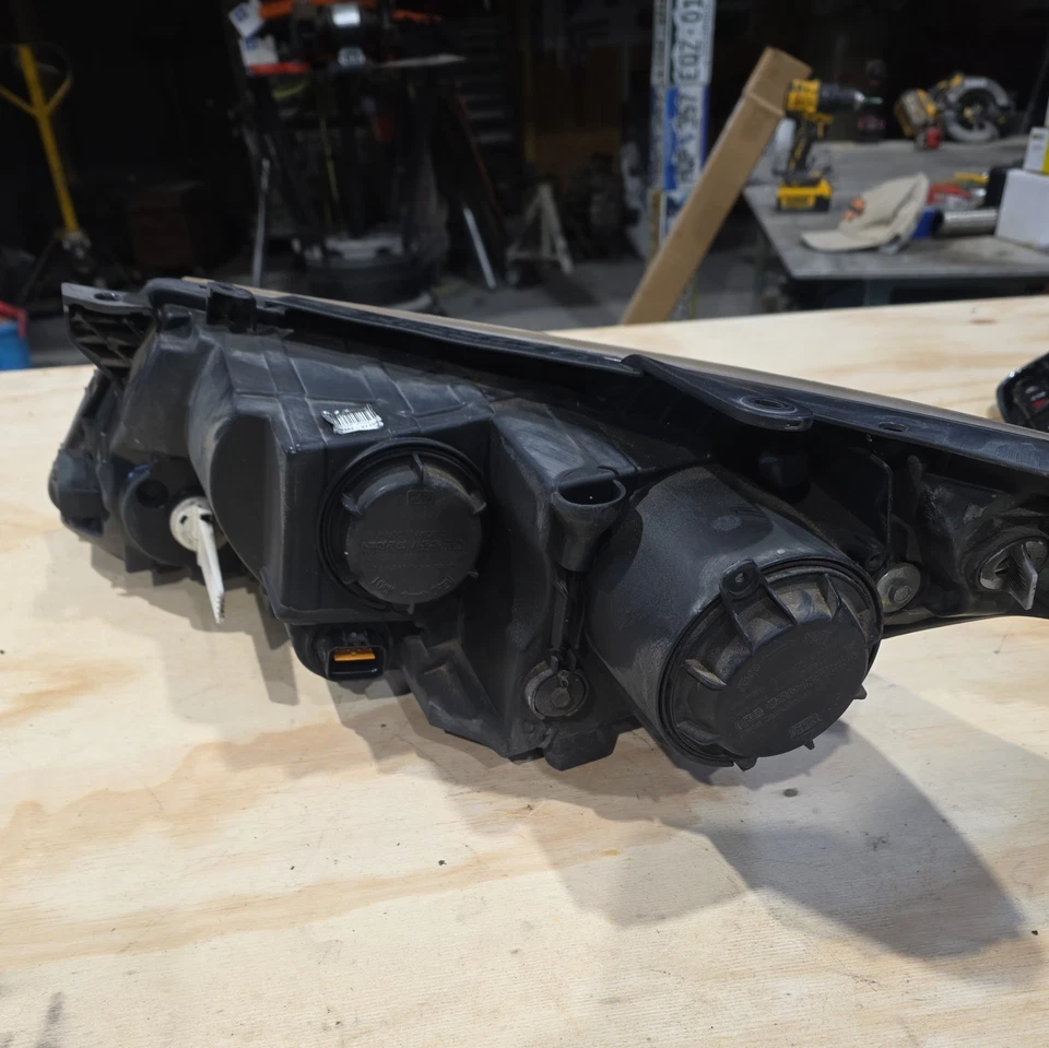 2011-2013 KIA Optima Right Passenger Halogen Headlight Head Lamp OEM 170 - Image 4 of 4