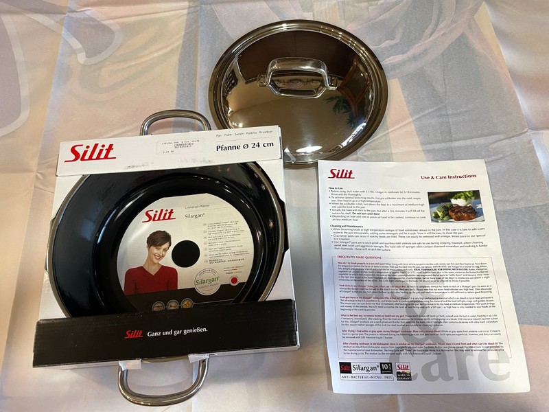 Silit Stewing Pan 9.5 in. White Enamel with Lid, Made in Germany (1513)