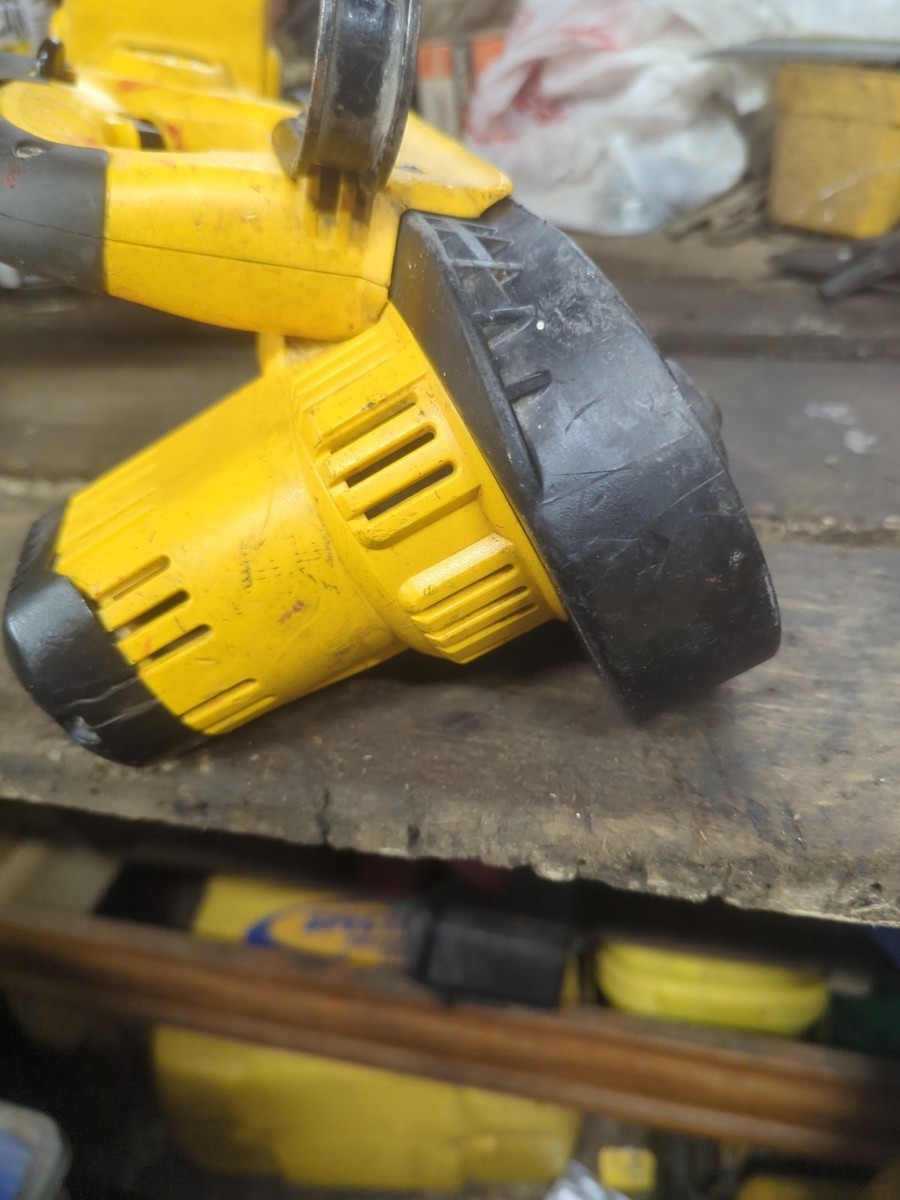 Scie à Ruban Sans Fil DEWALT DCS370 D'occasion - Testée Et Fonctionne