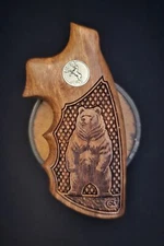 Colt Grizzly/Kodiak Flattop/Stipple Inset "King of the Forest" With Paw! Opt Top