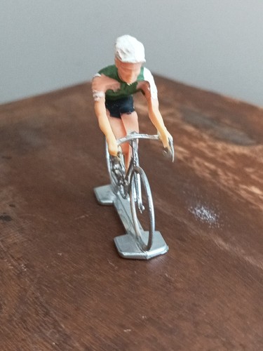 Plastic cyclist, Sanson sponsor - Picture 6 of 8
