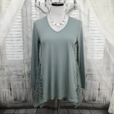 SHE + SKY Small Green Ribbed Lace V Neck Asymmetrical Hem Long Sleeve Tunic B19