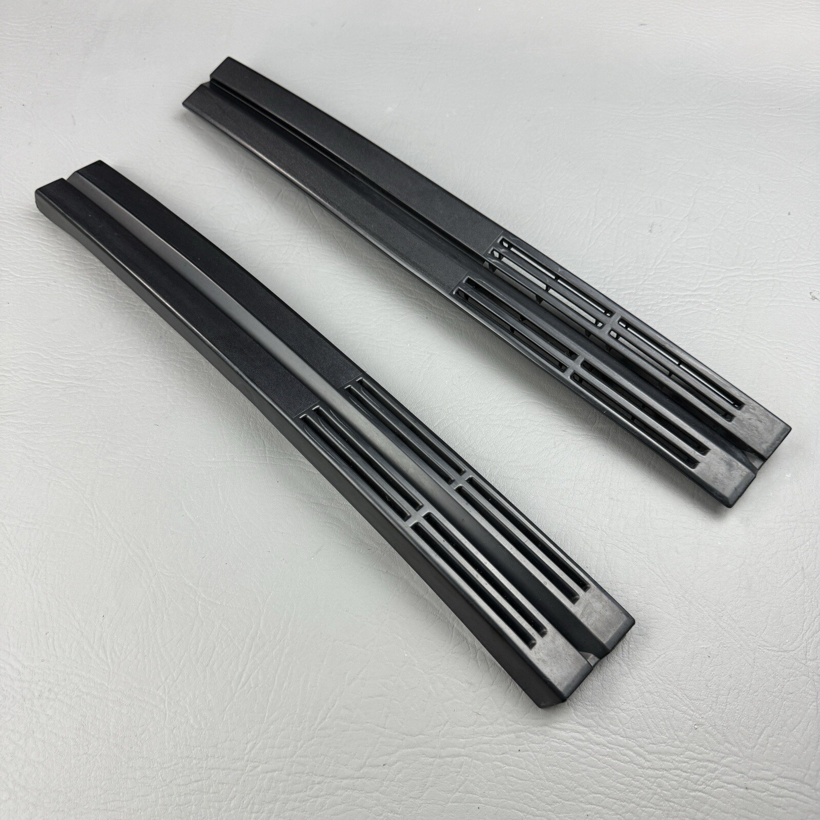 Toyota Pickup Truck Standard CAB Quarter Vent Louver B Pillar Trim 
