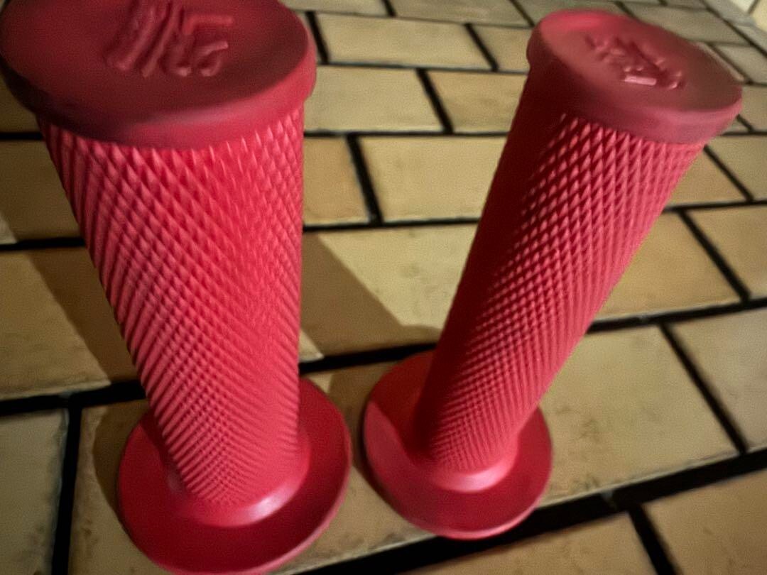 Supreme Fox Racing 18SS Bike Hand Grip shipped from Japan Supreme Fox Racing 18SS Bike Hand Grip shipped from Japan