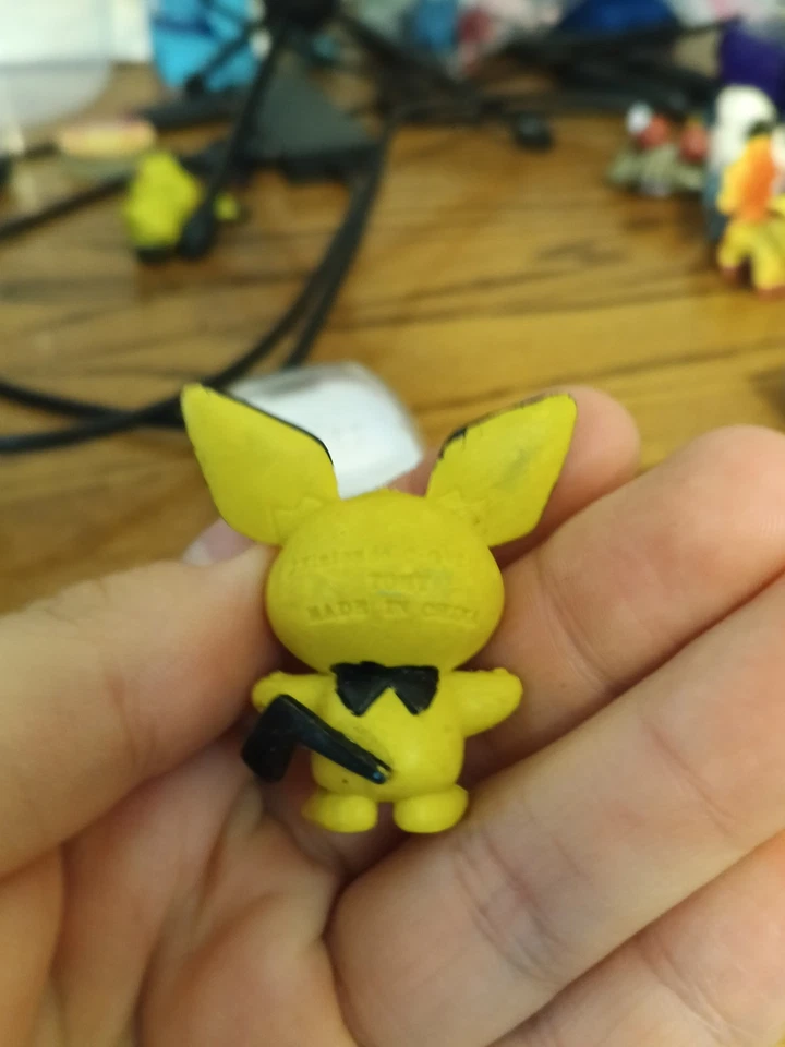 Figura Pokemon Pichu TOMY CGTSJ 1999 Nintendo 2" - Auténtica De Colección Foto 3 de 4