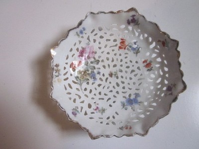 ANTIQUE CM HUTSCHENREUTHER PORCELAIN PIERCED LATTICE FOOTED FRUIT BOWL 6-3/4''W