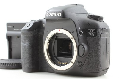 MINT 3930 Shots Canon EOS 7D 18.0 MP Digital SLR Camera From JAPAN