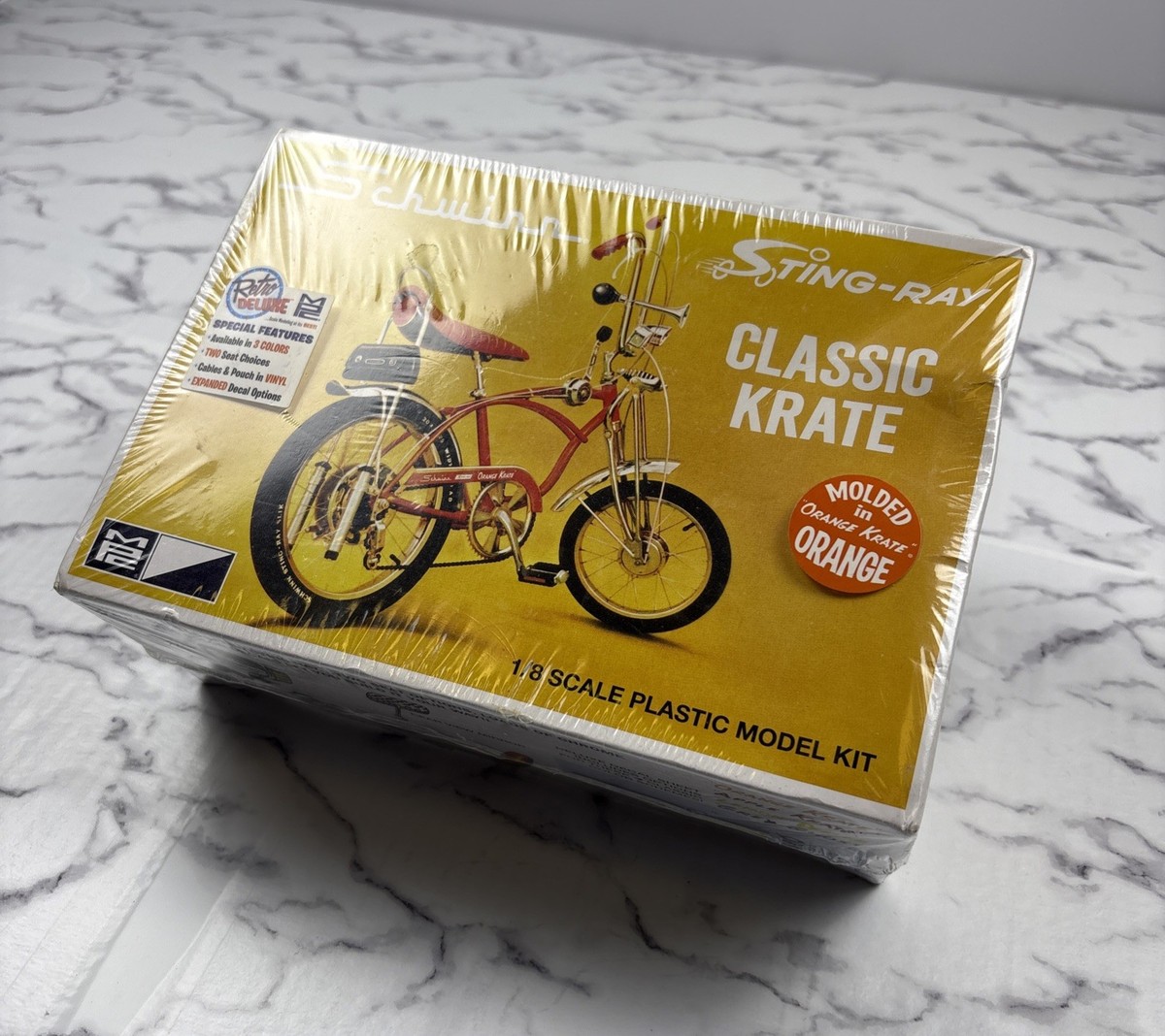 MPC SCHWINN 5-SPEED STING-RAY BICYCLE 1/8 SCALE MODEL KIT Molded