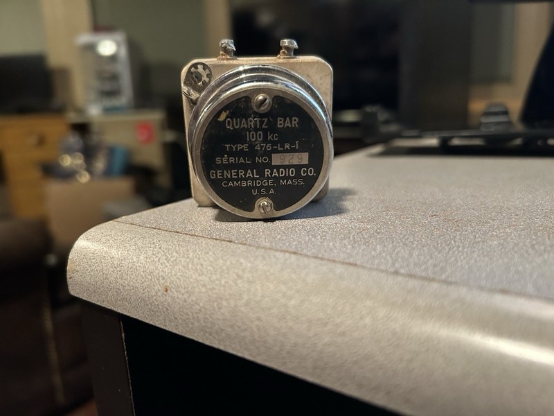 GENERAL RADIO QUARTZ FREQUENCY STANDARD 100 KC CERAMIC SERIAL NUMBER 929