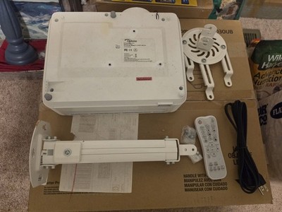 Optoma HD27HDR 3400 Lumens Home And Gaming Projector w/HDR10 (Great Condition!)