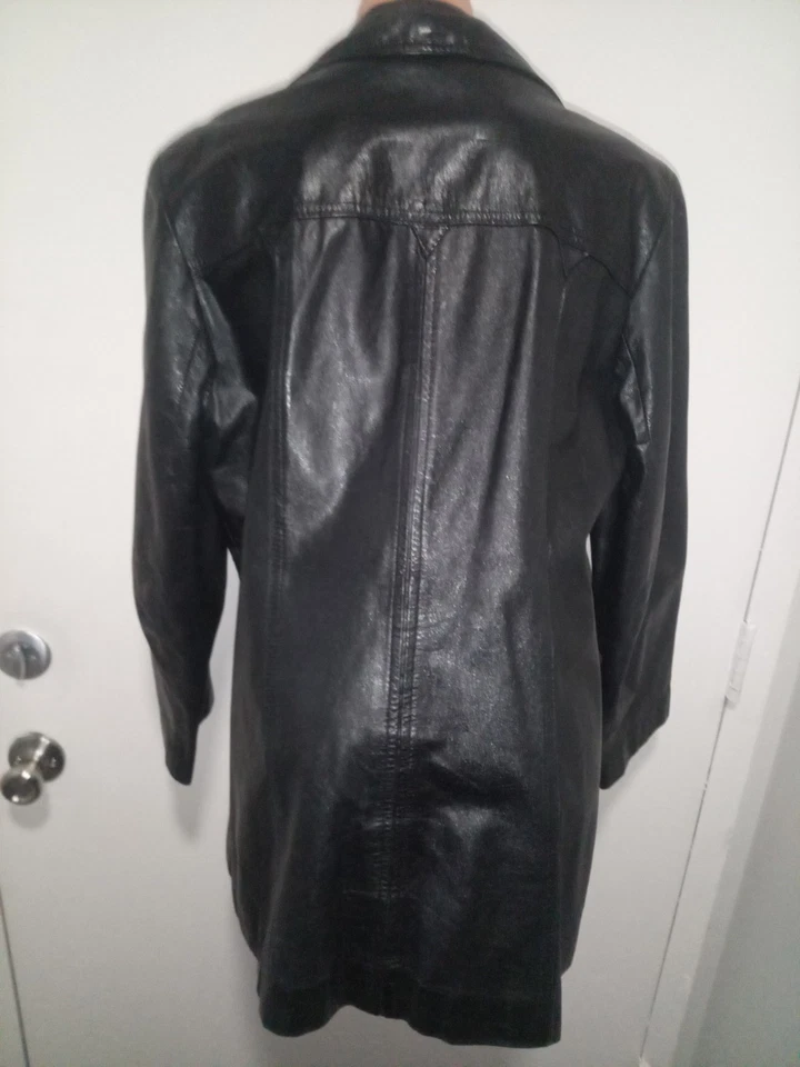 Abrigo de cuero para mujer Hong Kong Montgomery Ward The Tannery talla 17/18 de colección años 70  Foto 2 de 4