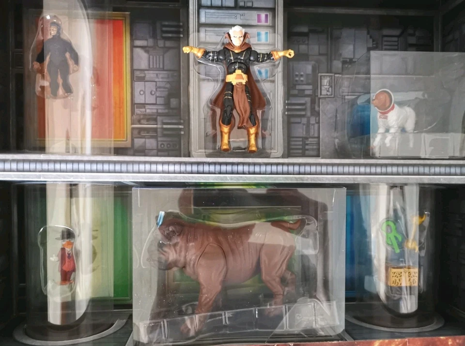 Marvel Legends Collectors Vault Special Edition 5 Figures + Items, NEW/NEW! - Image 2 of 4