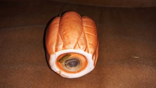 Halloween pumpkin salt shaker - Picture 2 of 2