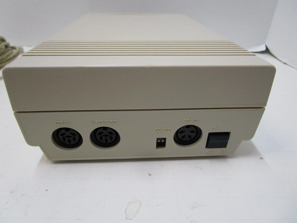 COMMODORE 1581 DISK DRIVE FOR C64 64C VIC-20 C16 PLUS/4 128 TESTED/WORKING L44 - Image 3 of 4