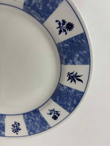 4 Churchill Blue and White Tea Plates 8 inch diameter - Picture 4 of 8