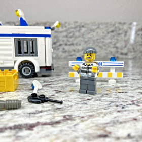 LEGO CITY: Prisoner Transport (7286) Incomplete - Retired