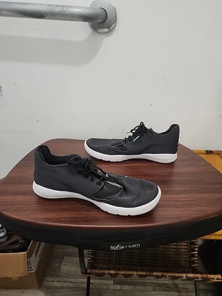 Talla 8 - Jordan Eclipse Negro Blanco Foto 3 de 4