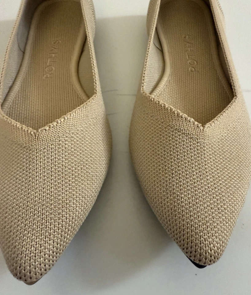 Zapatos planos ROTHYS The Point para mujer talla 6,5 color crudo con suela de caparazón de tortuga Foto 4 de 4