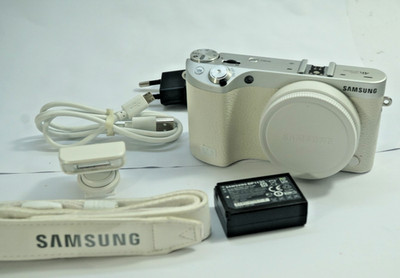 Samsung NX500 28.2 MP Systemkamera Gehäuse  only body weiß Top