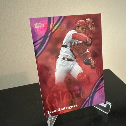 2026 Topps Series 2 Ivan Rodriguez Pink Foil (RAW)