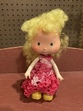 VINTAGE STRAWBERRY SHORTCAKE LEMON MERINGUE DOLL & Homemade crochet dress & Shoe