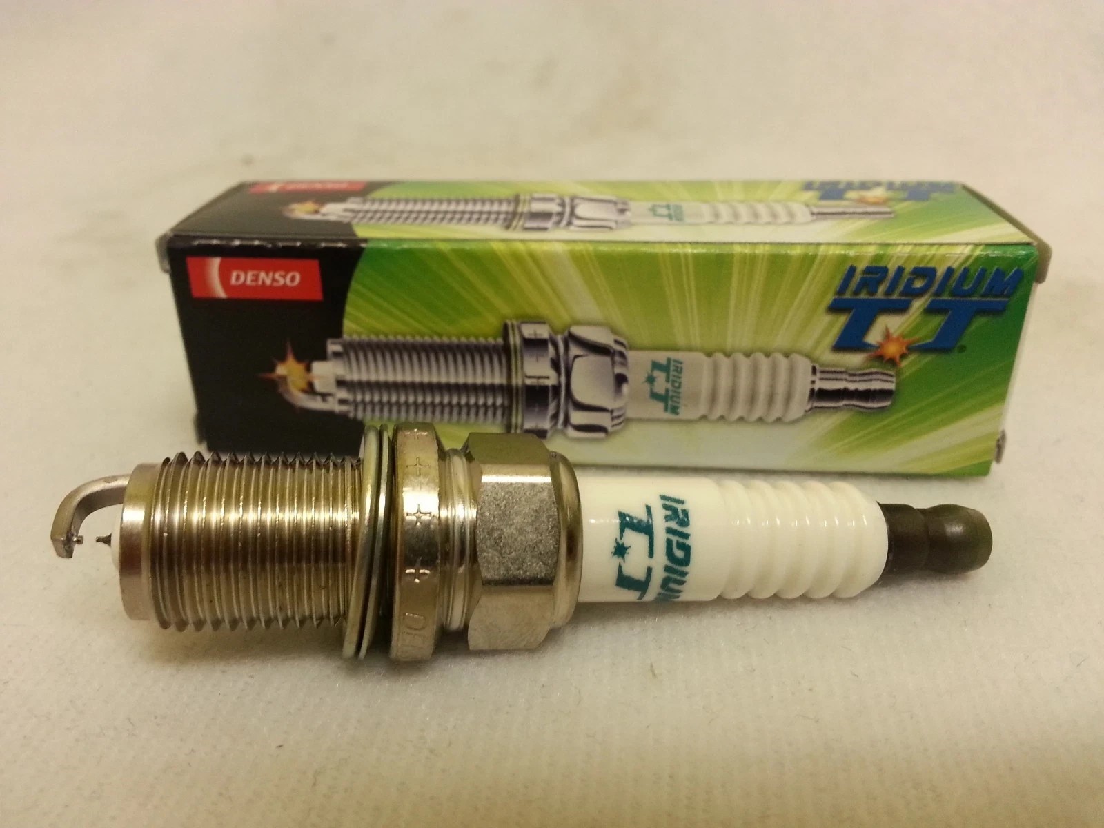 1x Denso Iridium TT Spark Plugs ITF20TT / 4716 Made in Japan