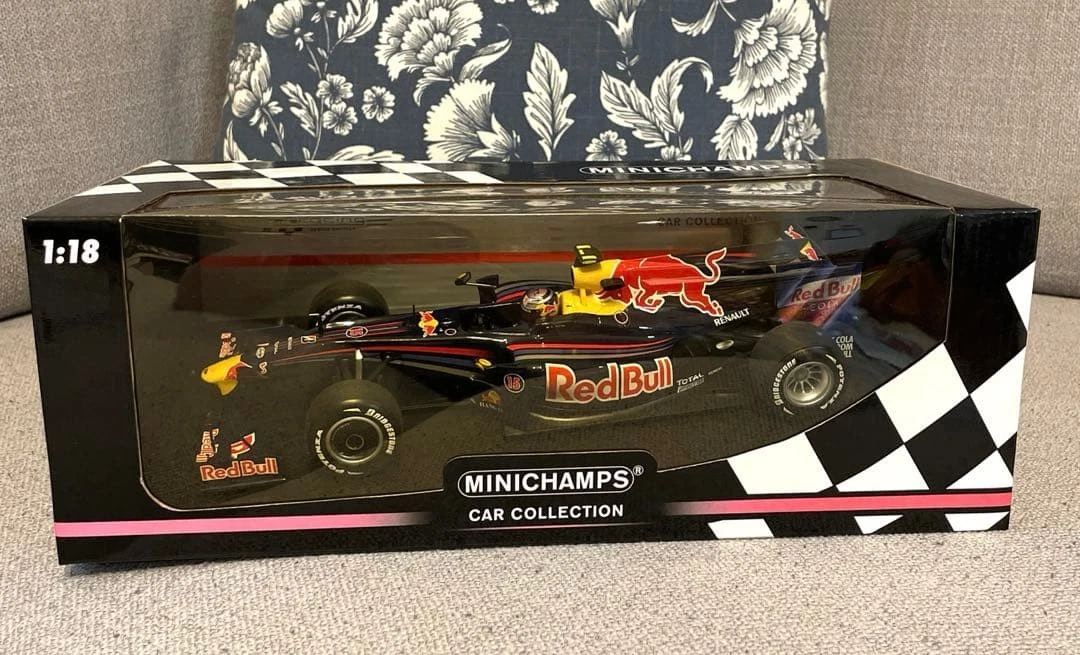 Sebastian Vettel RedBull 1:18 Scale Diecast Formula 1 Cars for