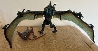 Pacific Rim Kaiju Otachi & Baby Otachi Figure NECA No Box Used | eBay