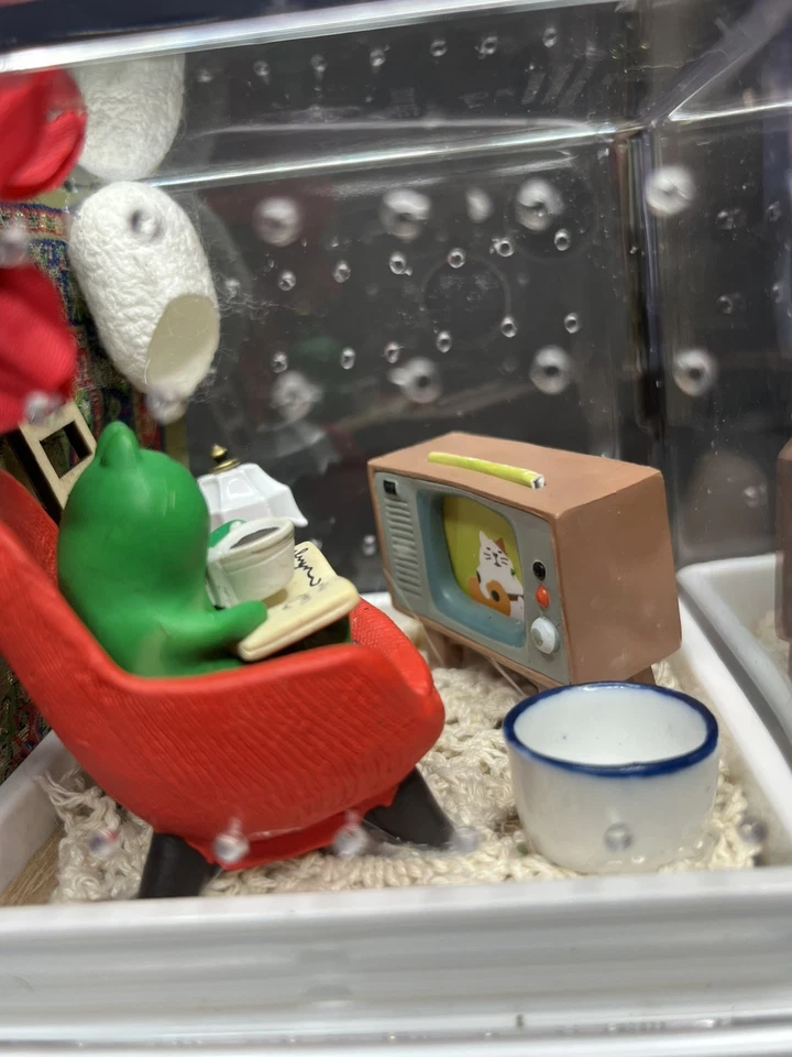 Gabinete de aranha saltadora para assistir sapo TV  - Imagem 2 de 3