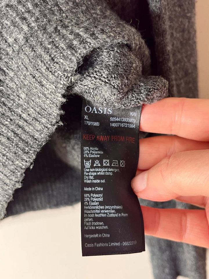 Oasis ladies grey jumper size XL UK 20-22 diamante stars - Image 4 of 4