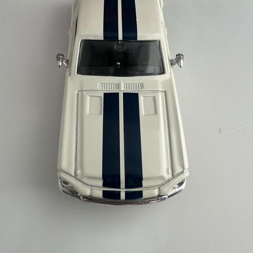 1:43 Scale K-LINE KRUISERS DIE CAST CAR MODEL #K-94214 White Shelby GT-500KR - Picture 11 of 16