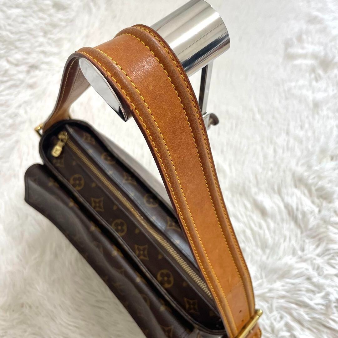 ルイ・ヴィトン VIVA-CITE GM モノグラム ショルダーバッグ Louis Vuitton Viva Cite Monogram GM Brown - US