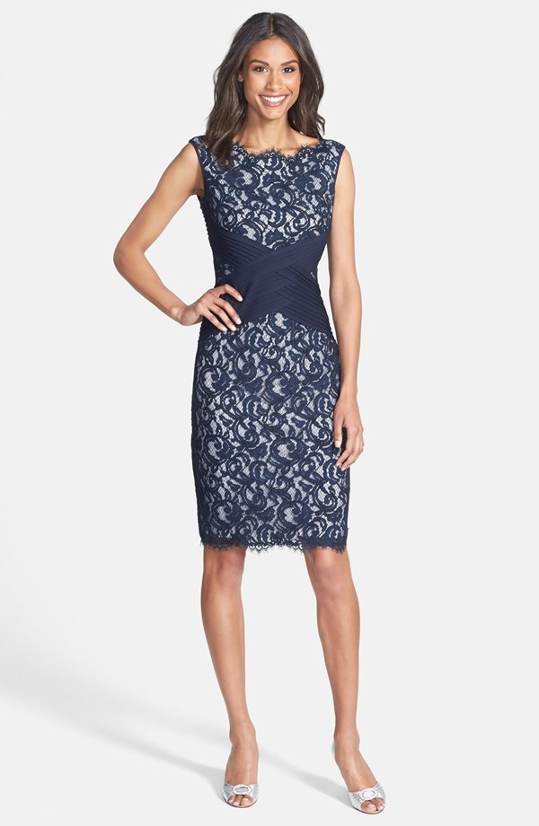 Robe Dentelle Bleu Roi Sexy Avec Manches Et Fente Sur Le Côté - Ref