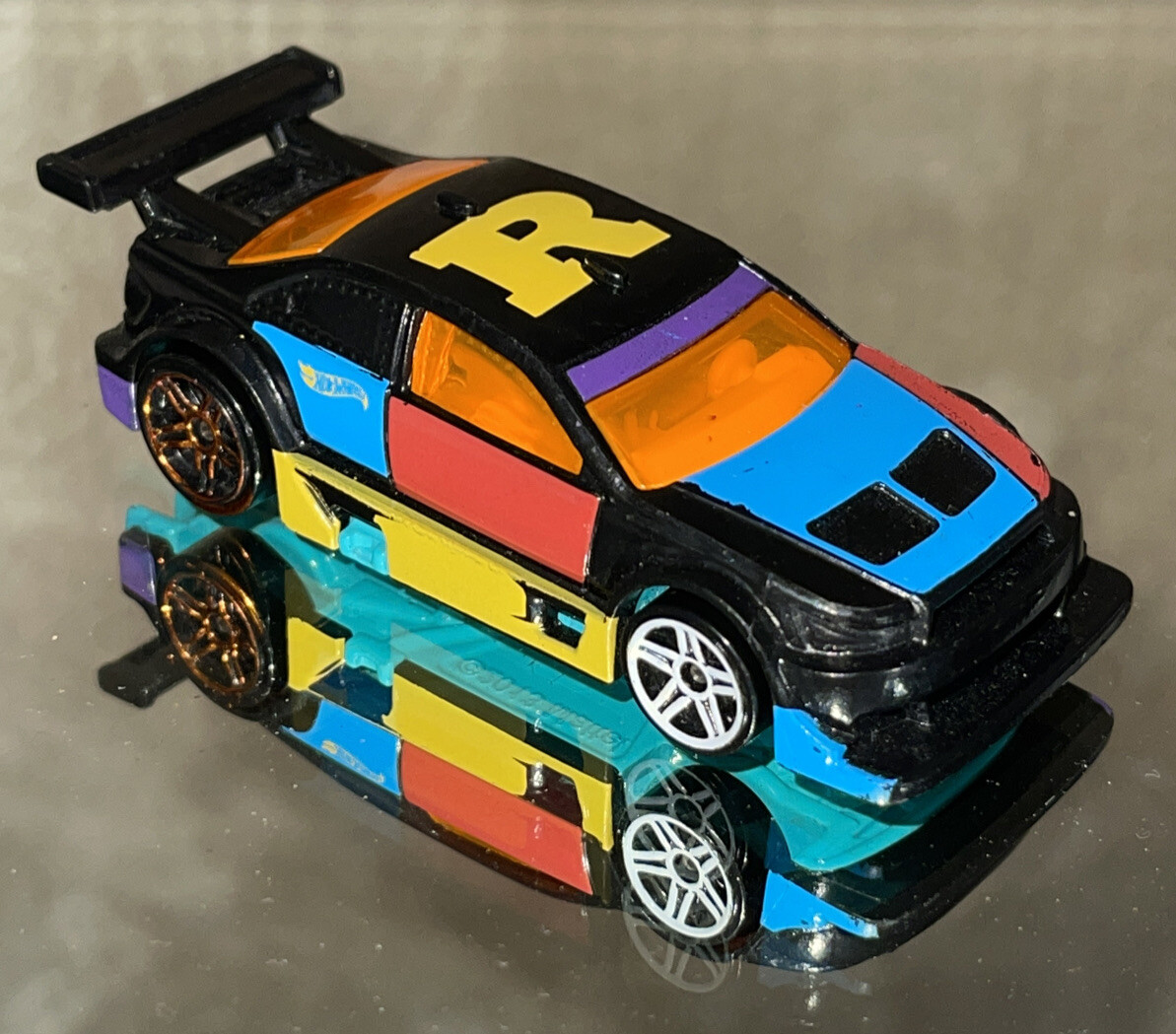 2013 Hot Wheels Model BFB98 Multicolored Sports Car Malaysia