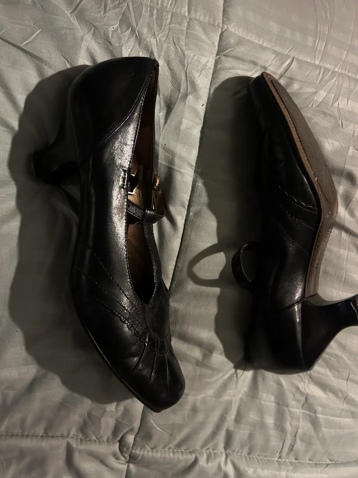 Zapatos Mary Jane NATURALIZERBrown Talla Mujer 9.5 M Negros. Hebilla, correa única. Foto 3 de 3