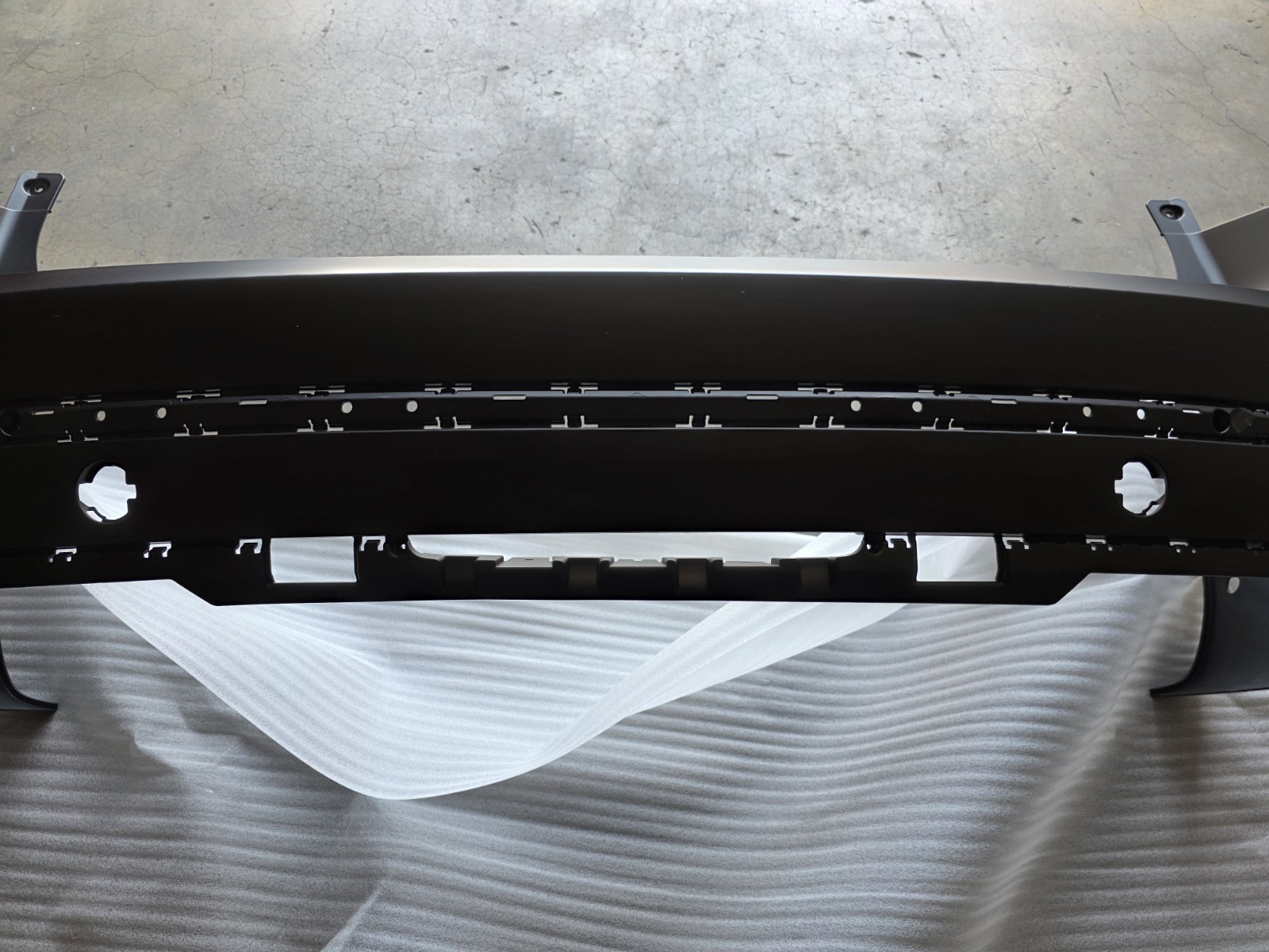 BENTLEY BENTAYGA REAR BUMPER OEM 36A807511 NEW