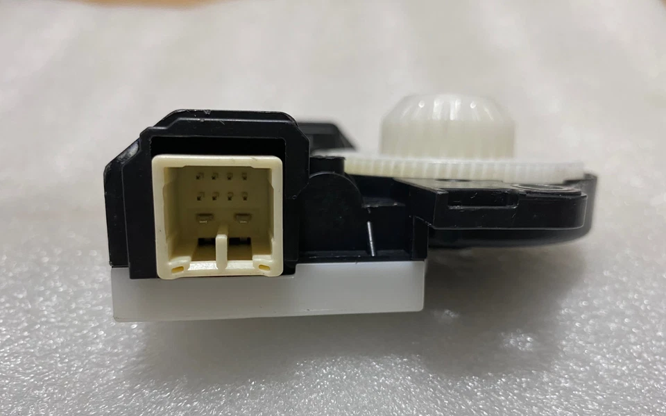 63260-06210 原始设备制造商雷克萨斯 ES350 ES300h ES250 2018-2024 Sunroof Gear Moto — 第 2/3 张图片