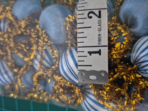 Vtg 8' Blue Satin Ball Garland On Gold Tinsel Christmas Taiwan New Old Stock 70s - Picture 4 of 4