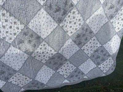 Vintage inspiriert Blumen gesteppt Patchwork Quilt Überwurf wendbar 155x220cm (sd3