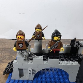 Vintage LEGO Wolfpack Tower 6075 Castle w/ Manual - Incomplete