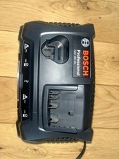 Bosch Professional Battery Charger GAX 18V 30 Dual USB Charger 18V Li Ion