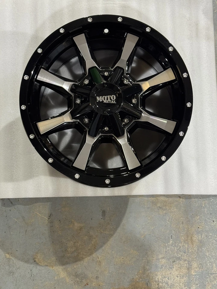 MO97079035312US / Moto Metal MO970 Gloss Black Machined 17x9 5x5 / 5x5.5 +12 BL1 - Image 2 of 4