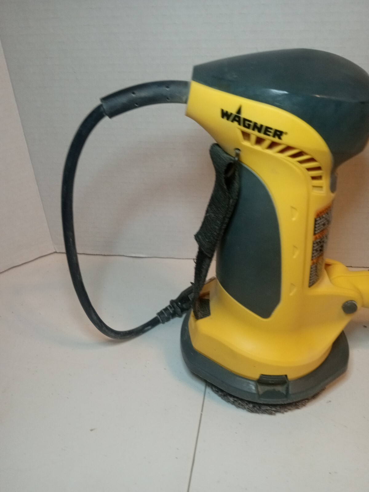 WAGNER PAINTEATER CORDED/ELECTRIC 4.5" DISC 3.2AMPS / MODEL 0282180 W