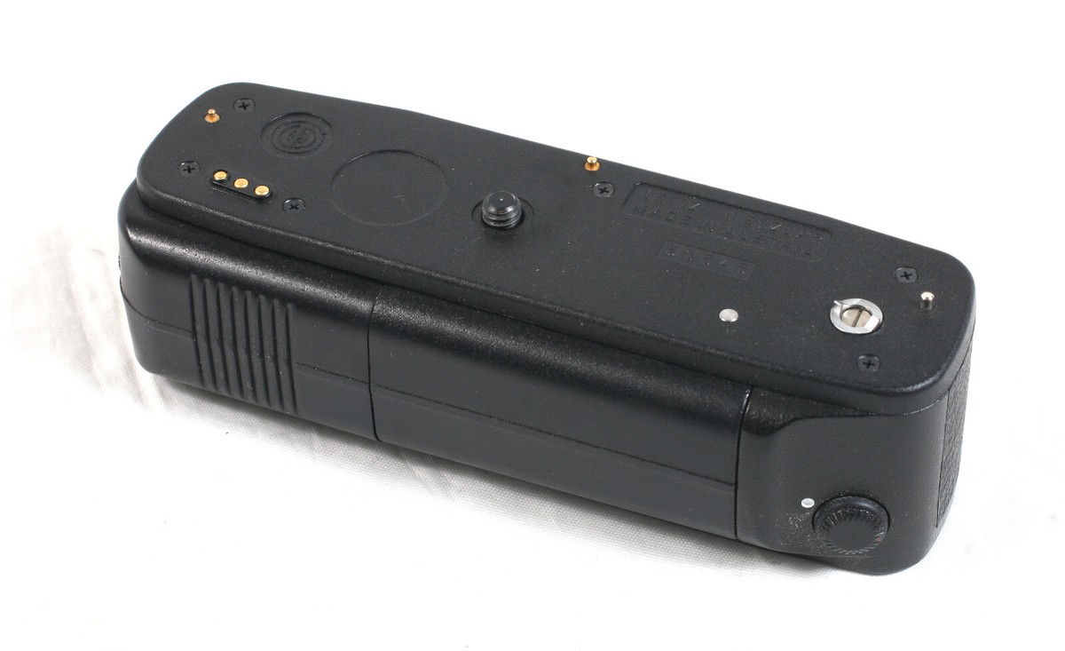 ライカLEICA MOTOR WINDER R4 モータードライブ　　　　G81 ライカLEICA MOTOR WINDER R4 モータードライブ G81 - メルカリ