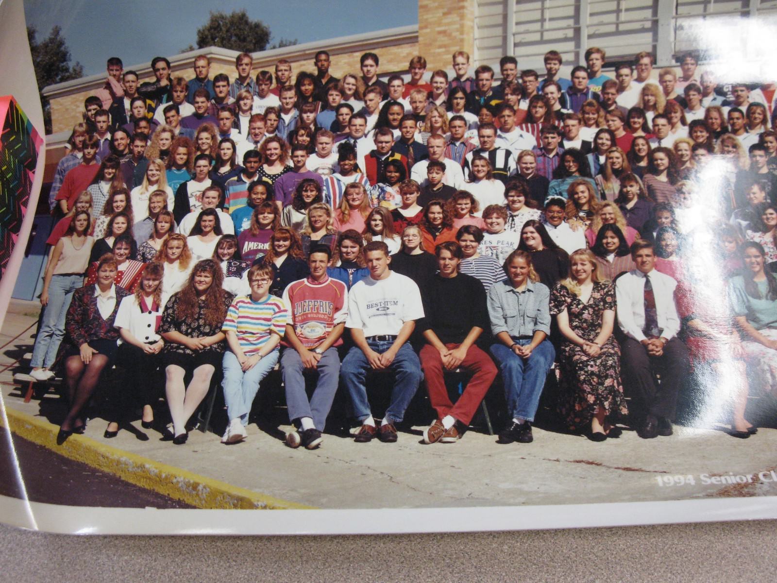 1994 WILLIAM CHRISMAN HIGH SCHOOL SENIOR CLASS PICTURE. INDEPENDENCE MO