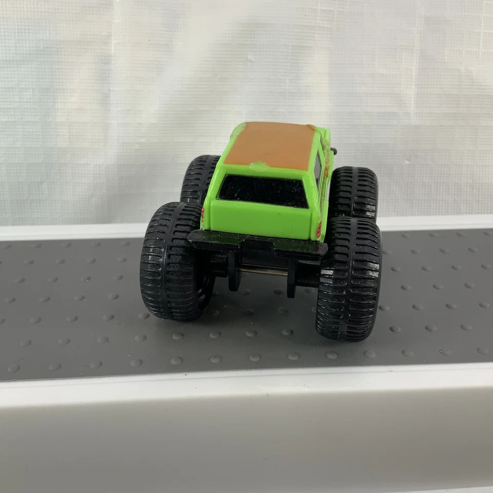 Juguete de comida vintage McDonalds Bigfoot Ford Bronco Monster Truck plástico verde claro Foto 2 de 4