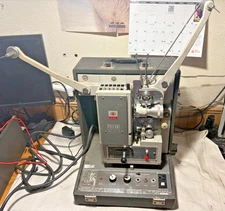 KODAK Pageant AV-126-TR  16mm Sound Projector with case - good working condition