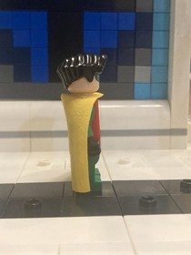 Lego Batman 7783 Robin Minifigure 2006 The Penguin and Mr. Freeze's Invasion