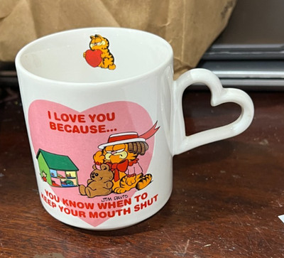Garfield I LOVE YOU BECAUSE YOU KNOW WHEN TO KEEP YOUR MOUTH SHUT Coffee Mug