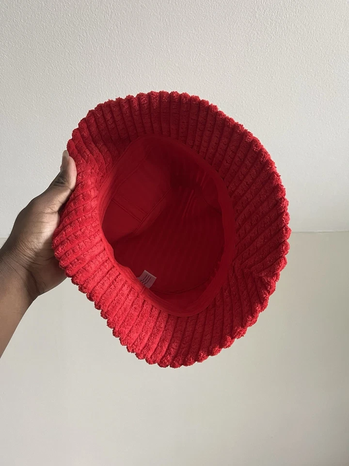 Sombrero de cubo Foto 3 de 3